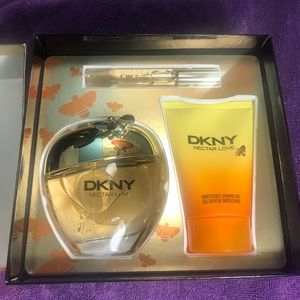 Dkny nectar love set